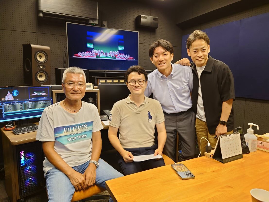 【広島雅楽会 結成50周年記念演奏会】6月1日に開催いたしました「広島雅楽会 結成50周年記念演奏会」は無事に終演いたしましたが、記録部の活動は今もなお続いています。8月7日には、ビデオワークにてBlu-ray映像の最終チェックを、会員の青木氏、石田氏も駆け付けてくださり、行いました。演奏会が、記録としても、そして記憶としても、末永く残るよう、引き続き尽力してまいります。#広島雅楽会 #結成50周年 #楽縁 #雅楽 #舞楽 #記録部 #ご縁 #広島雅楽会結成50周年記念演奏会