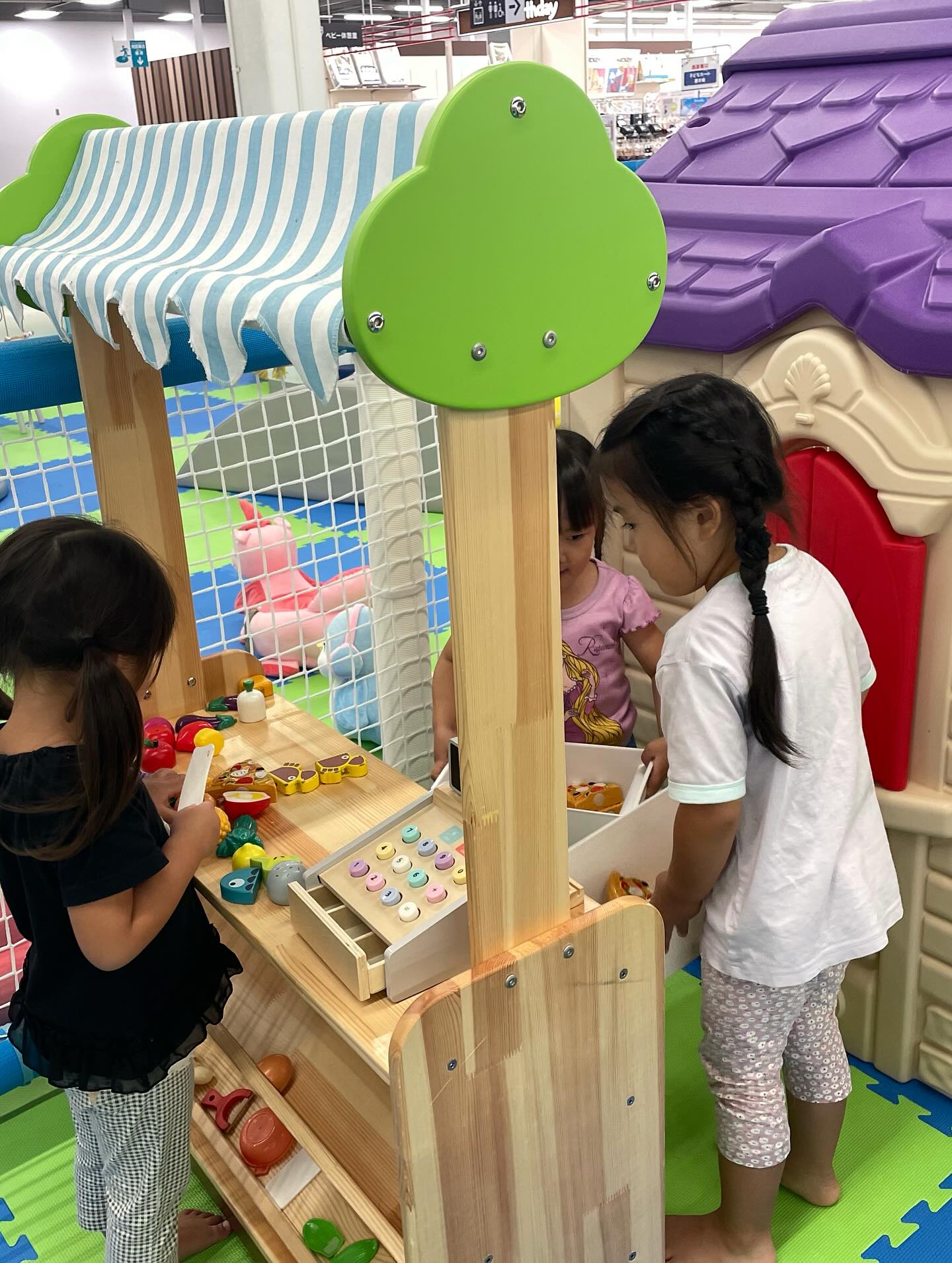 夏のプール遊びも終わり
過ごしやすい季節になってきましたね( ´∀`)
#企業主導型保育園#認可外保育園#保育園#保育
#子ども#peek-A-boo#ぴーかぶー#ピーカブー
#学童#ひたち野うしく#USキッズランド#シャボン玉