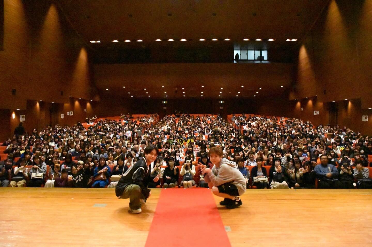 ✨石川界人さん・村瀬歩さん✨
第57回桐和祭にお越しいただきありがとうございました!!
#桐和祭 #桐和祭実行委員会 #目白大学 #目白大学新宿キャンパス #学園祭 #文化祭 #桐和祭2024 #LAND #ランド #目白短大 #大学生 #短大生 #新宿 #施設 #キャンパスライフ #キャンパス #目大 #目短 #mejiro #mejirouniversity #mejirouniversitycollege
#石川界人 #村瀬歩