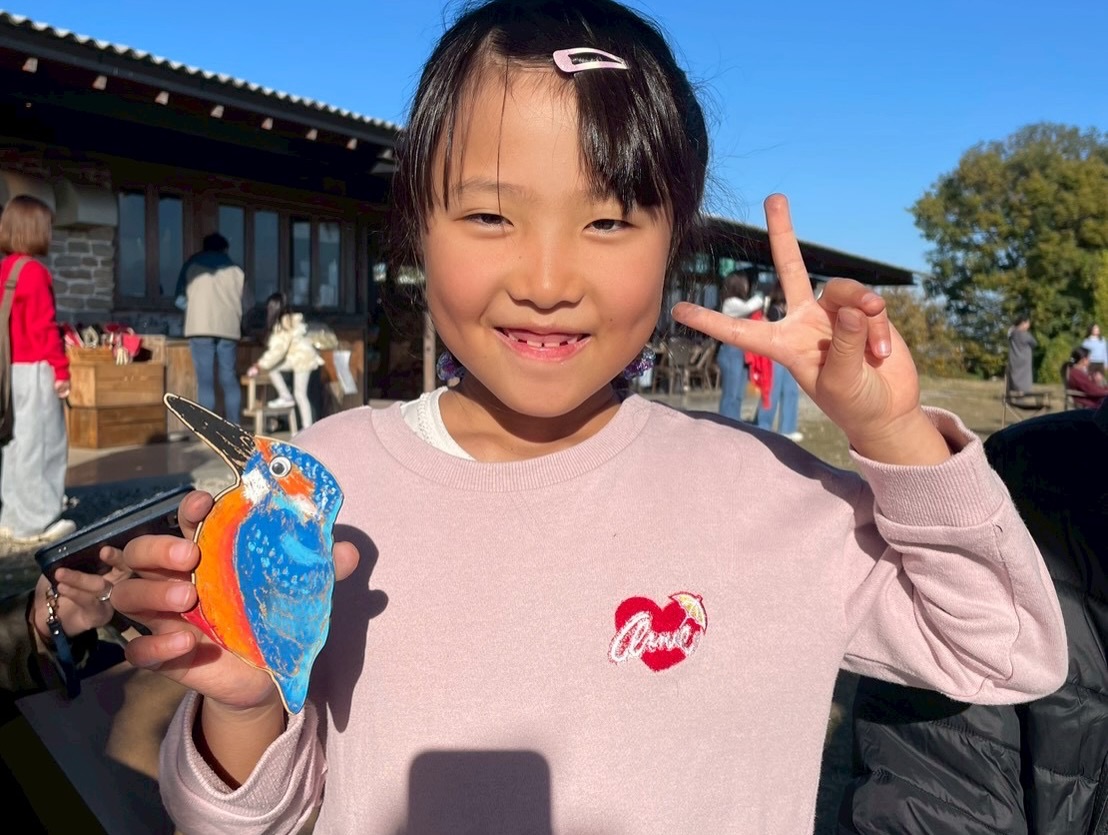 ワークショップにご参加いただいた皆様、ありがとうござました!🐟
発見や学びなどお持ち帰りいただけたでしょうか🔍👀
今回は八王子オープンファクトリー内でのイベントでしたので、僕が普段していることや、これまでどのようなことをしてきたか。また設計の話しなど、スライドを使いながら説明させていただきました📺
あまり参考にならなかったかもしれませんが、こういう風に生きている人もいるんだなーと、頭の片隅に留めていただけたら嬉しいです。
来年もオープンファクトリーが開催される際はエントリーしてみたいと思っています。
新しい発見や学びのあるコンテンツを準備して参りますので、ぜひまた参加をご検討ください🛠️
改めましてワークショップにご参加いただき、ありがとうございました!
また、今回場所を提供していただいた磯沼牧場様 、@isonuma__milkfarm
お手伝いとして参加してくれた書道家のはーちゃん
@hacreii 、
本当にありがとうございました!
@hachioji_openfactory