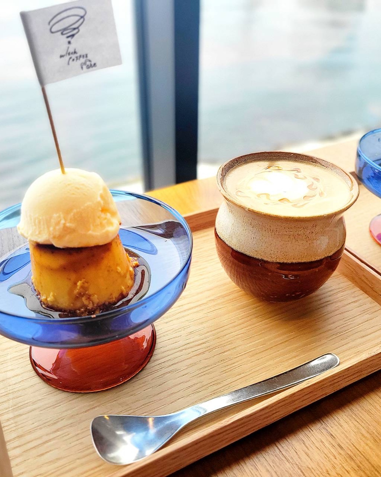 ▻►他の投稿はこちらから
海から1mのカフェ☕『ウィッチコーヒーマレ』サン
人気店で事前に予約して行かれる事をオススメします☺️
景色の良い席でランチもスイーツも頂けます♡
焼きプリン🍮の上にはバニラアイスがのっていて美味しい☺️
とろけたり・なめらかなプリン🍮とは違い少し固めのプリン🍮でした✨
キッズメニュー(小学生以下)もあるので子連れ利用もできます🙌
『witchcoffee mare』
@witchcoffee_mare
📍大分市生石港町2-4-8
☎️ なし※予約等はお店のDMへ
🕕AM10:00~PM17:00
AM10:00PM16:00(金曜日)
(定休日)不定休
🅿️あり
【商品名】
みほちゃんの焼きプリン🍮
⚠掲載内容は来店当時の情報です
.。ꕤ 今回の #スイーツ部特派員 ꕤ.。
▸︎▹︎▸︎▹︎ @gohanrecord_oita
┈┈┈┈┈┈┈ ❁ ❁ ❁ ┈┈┈┈┈┈┈┈
ma-chanですฅʕ •ﻌ• ʔฅヒロミサンから紹介♬*゚
大分県内の美味しいスイーツ🍰を紹介して
いきます✨ママ目線で子連れで行けるお店
を紹介できたらと思ってます(∩ˊ꒳ˋ∩)・*
┈┈┈┈┈┈┈ ❁ ❁ ❁ ┈┈┈┈┈┈┈┈