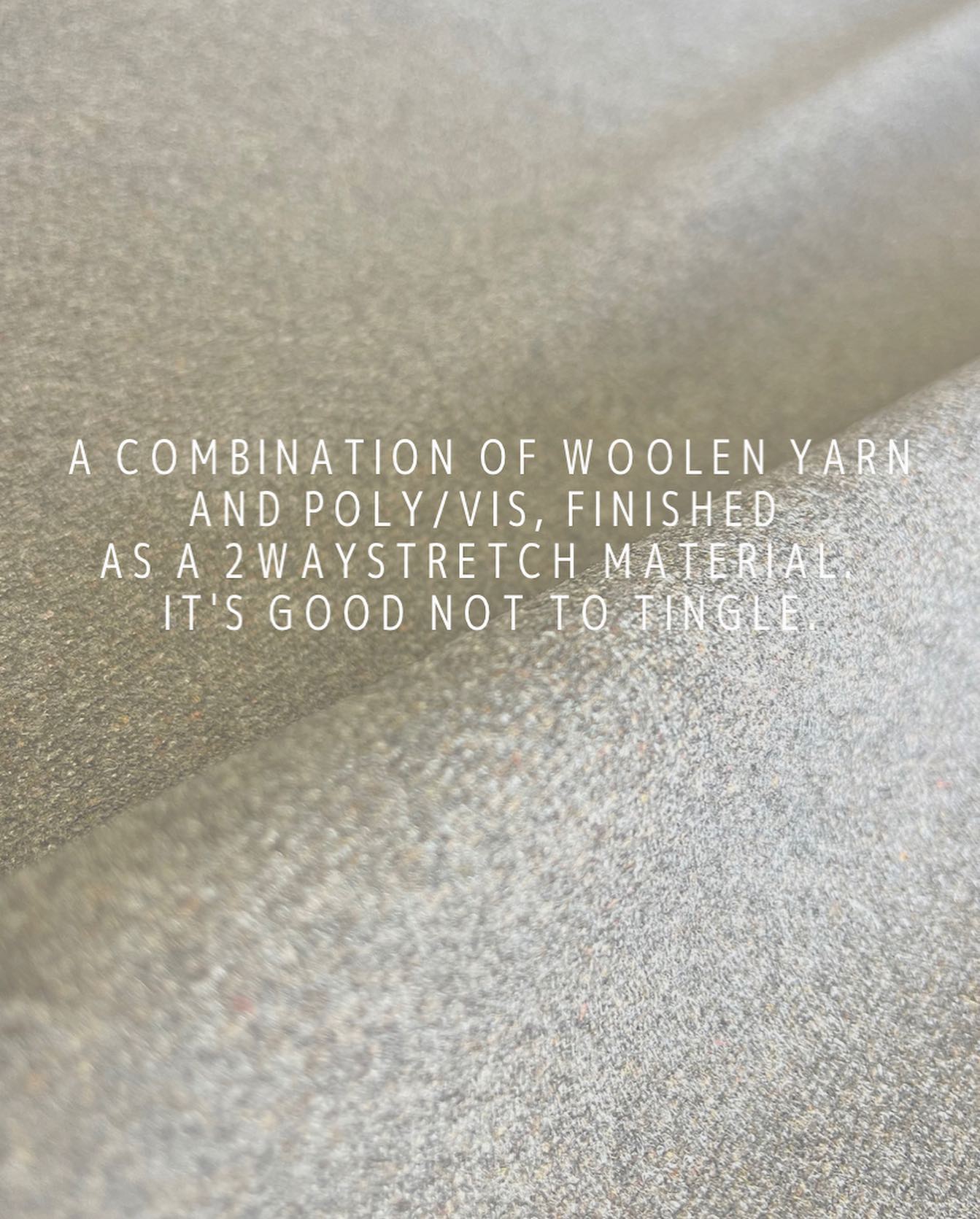 A combination of woolen yarn and poly/vis,
finished as a 2waystretch material.
It's good not to tingle.
羊毛紗線和滌綸/粘膠的組合,
製成 2waystretch 材料。
不刺痛就好。
#woolmix
#polyviscose
#frontandback
#brush
#fabrics
#gifu
#kawabo
チクチクしていないのでおすすめ。
#2way #stretch
#topdyed