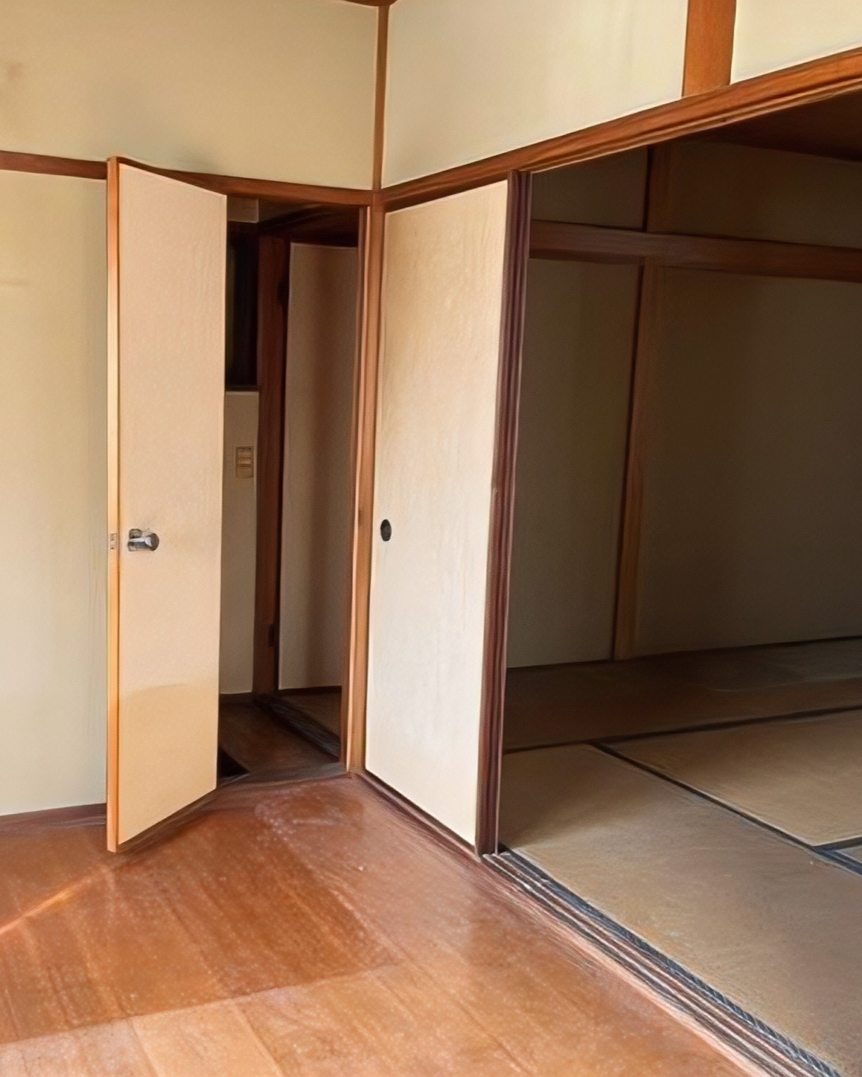 Kyoto Traditional House for Sale
Price: JPY 13,800,000 (USD 89,000)
Affordable airbnb-able property located in Kyoto, within walking distance of cultural landmarks such as the Kyoto Aquarium and Railway Museum.
Access
JR Sagano Line
Umekoji-Kyotonishi Station – 11 minutes walk
Layout
4DK
Building Structure
Wooden structure / 2 floors
Building Area
23.30 m²
Land Area
40.27 m²
✔ Located in Kyoto tourist area
✔ High demand for short-term rental accommodation
Renovation Potential
With renovation, the property could operate as a vacation rental (minpaku).
Estimated performance:
Nightly rate: approx. JPY 25,000 (USD 161)
Estimated annual revenue: approx. JPY 4,500,000 (USD 29,000)
One-Stop Support for Vacation Rental Business
With BESSO TO GO, we provide full support for overseas buyers:
✔ Property purchase
✔ Vacation rental / minpaku licensing
✔ Renovation and interior setup
✔ Property management and operation
Everything can be handled from acquisition to operation in one place.
📩 DM us if you are looking to invest in Japan's short-term rental market.
#kyotorealestate
#JapanProperty
#AirbnbJapan
#kyotoinvestment
#JapanPropertyInvestment
#ShortTermRentalJapan
#JapanAirbnb
#akiya #minpaku