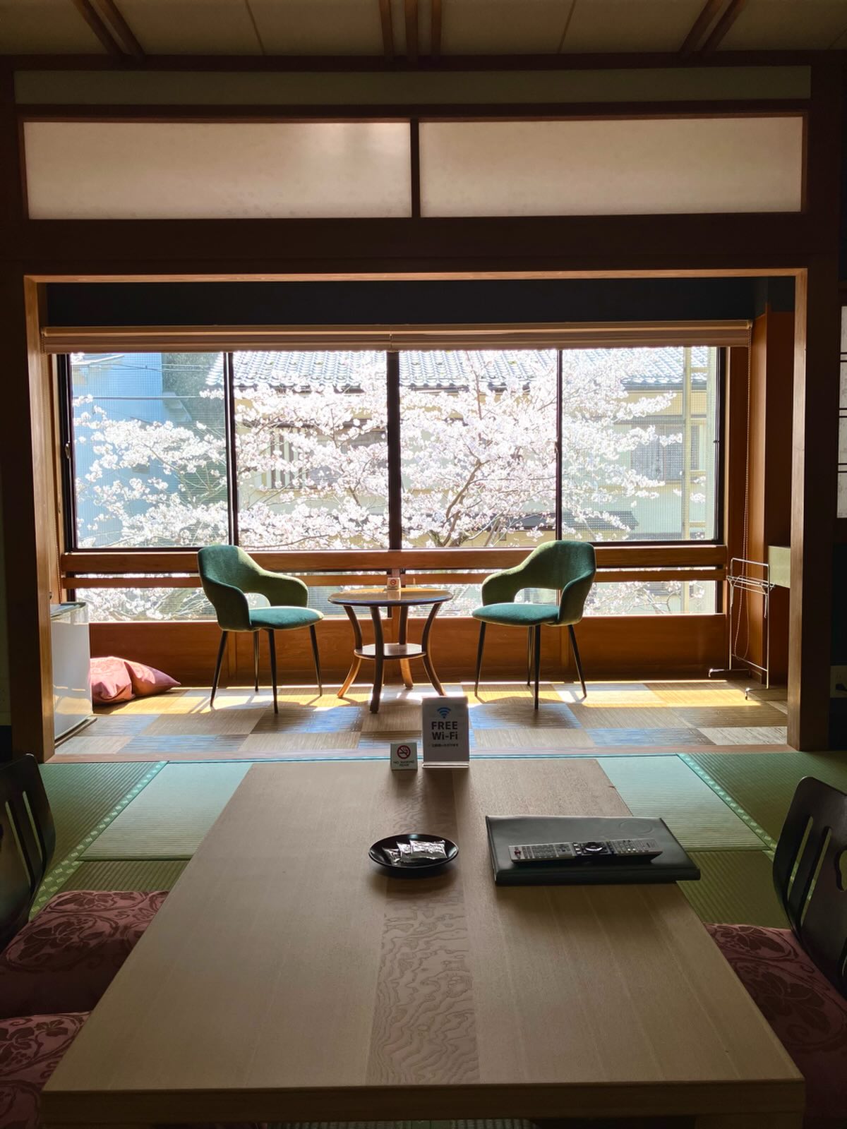 桜の季節
#城崎温泉#温泉旅館 #花見#桜の見える部屋