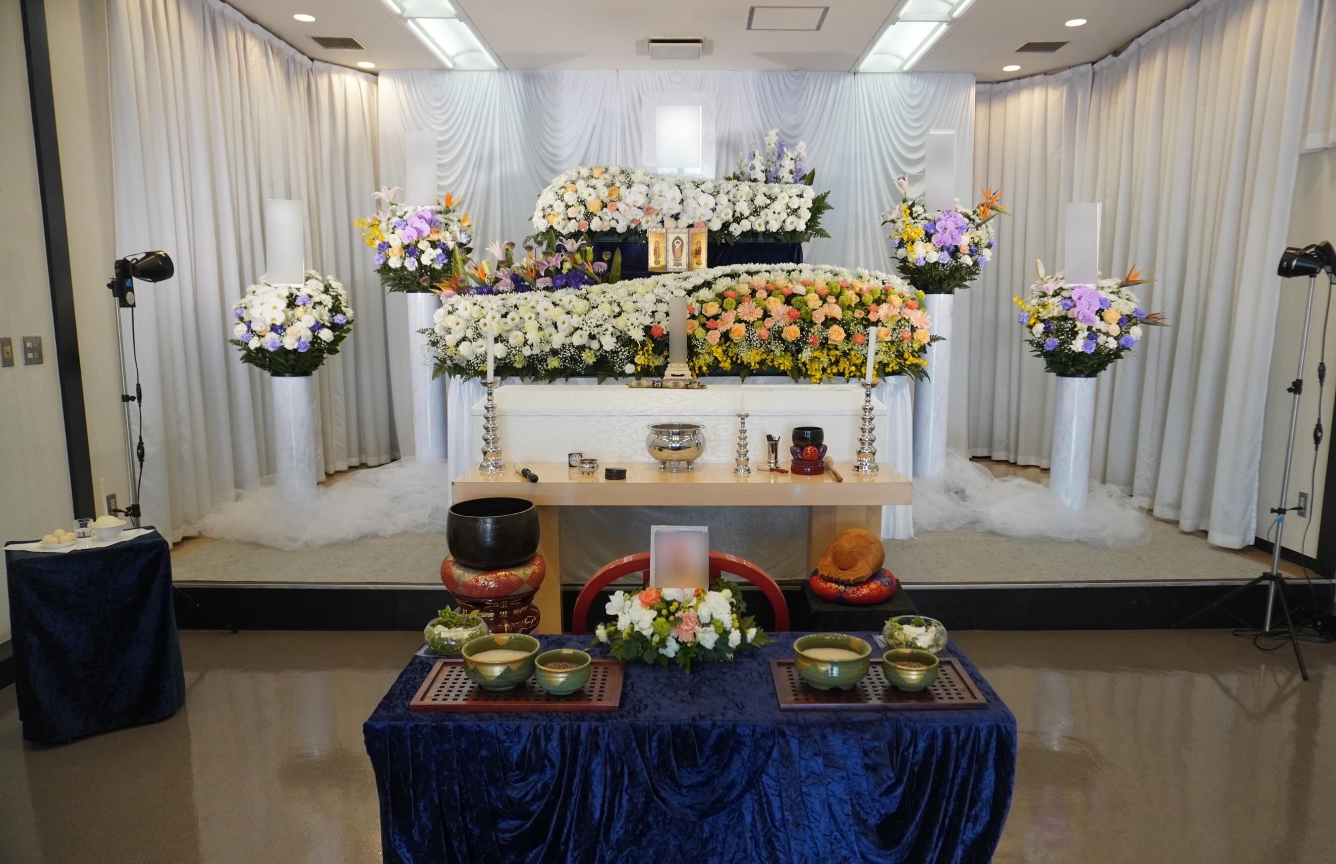 板橋区舟渡にある火葬場併設式場戸田斎場別館思食の間にて一般葬のお手伝いをさせていただきました。
町会はじめ故人様と親しい方々に2日間ゆっくりと最後のお時間をお過ごしいただきました。
#戸田斎場
#戸田斎場別館
#板橋区