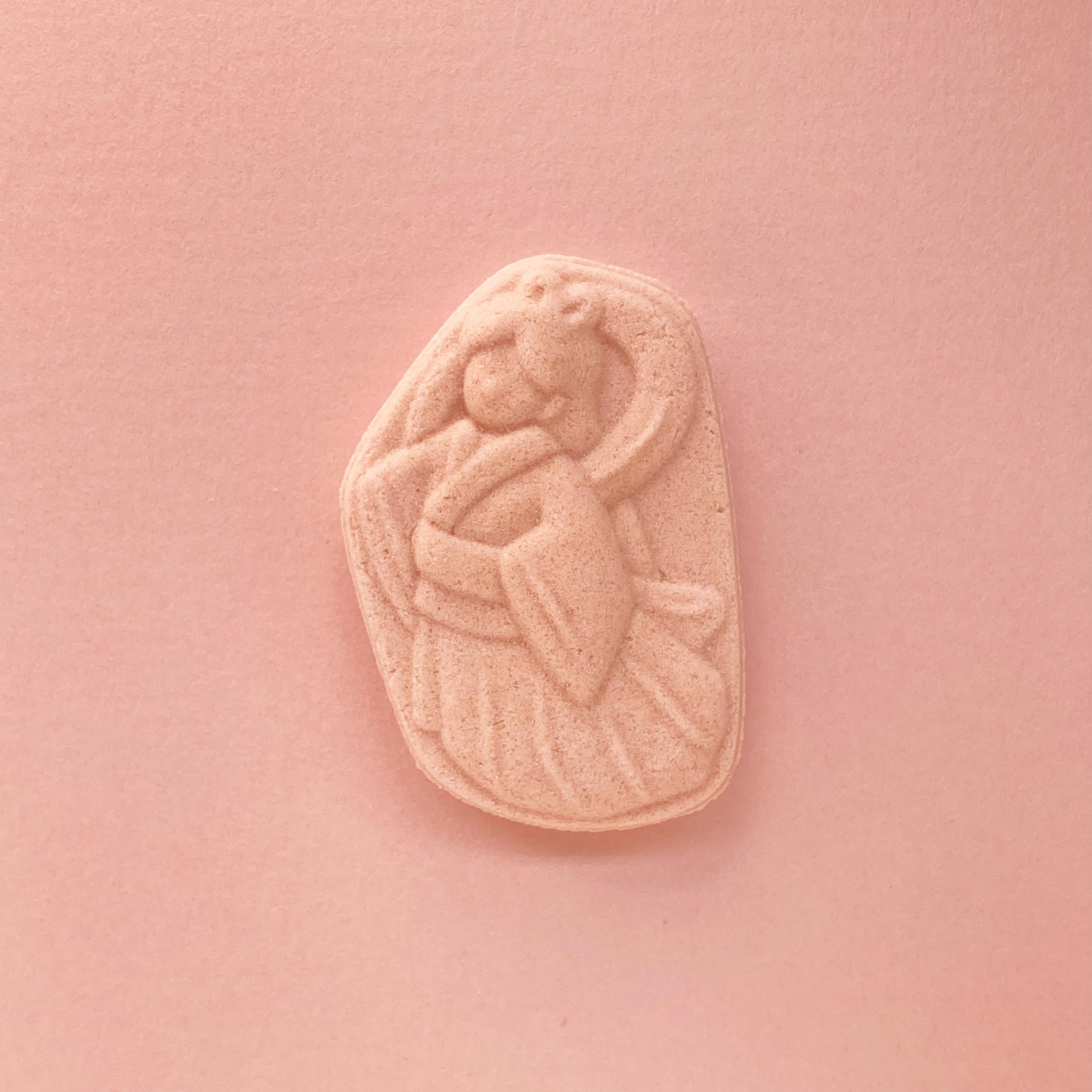 「舞織姫」の和三盆😊
七夕♪
見て感動、食べておいしい
ばいこう堂の和三盆
他にも様々な和三盆をこちらでご紹介しています♪
https://wasanbon-shop.com/
@baikodo
(↑こちらのプロフィール欄からもリンク先へ移動が可能です)
#織姫 #ばいこう堂 #和三盆 #和三宝 #orihime